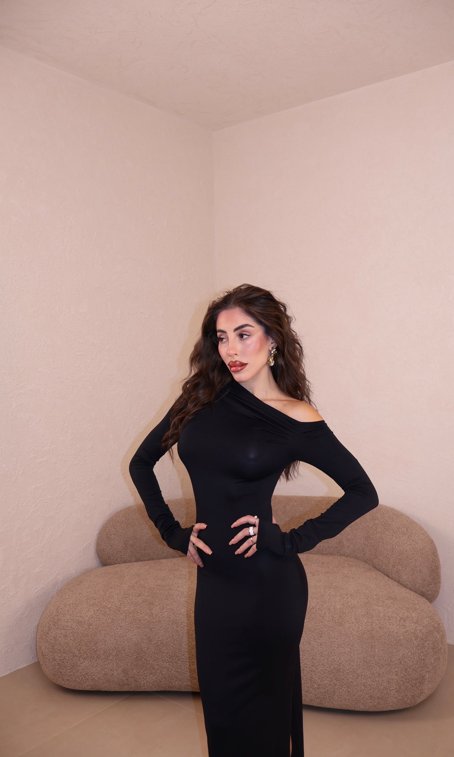 Abito Kim black